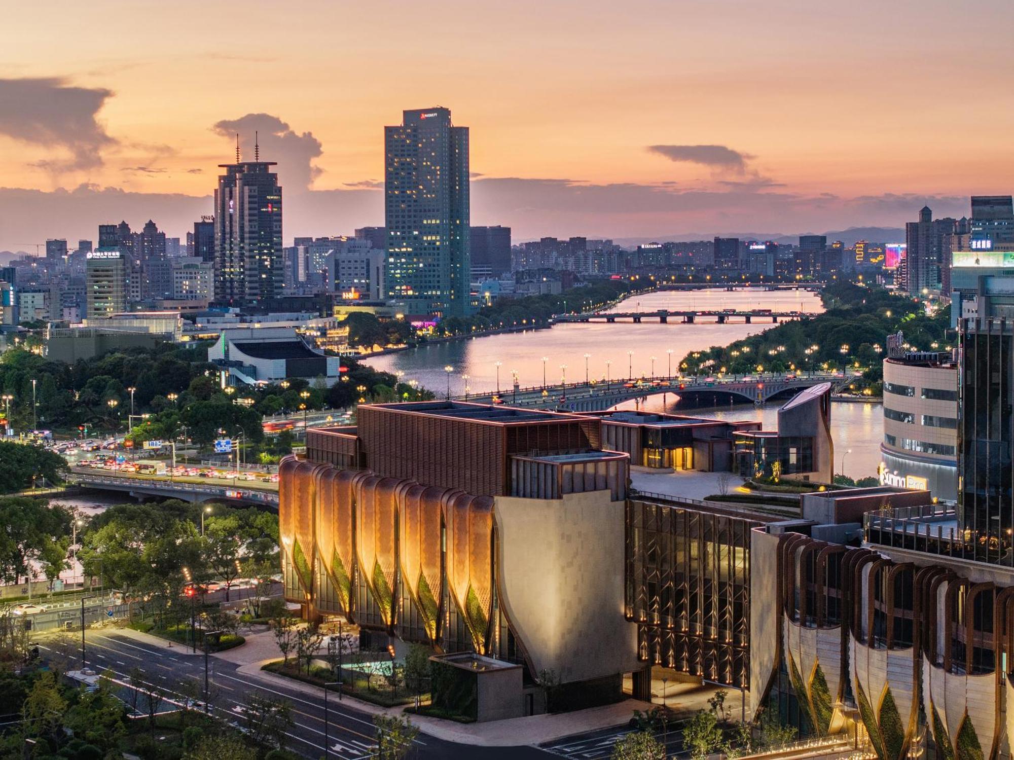 Shangri-La Ningbo - The Three Rivers Intersection Hotel Kültér fotó